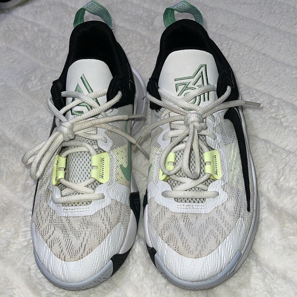 Nike Giannis Immortality 2